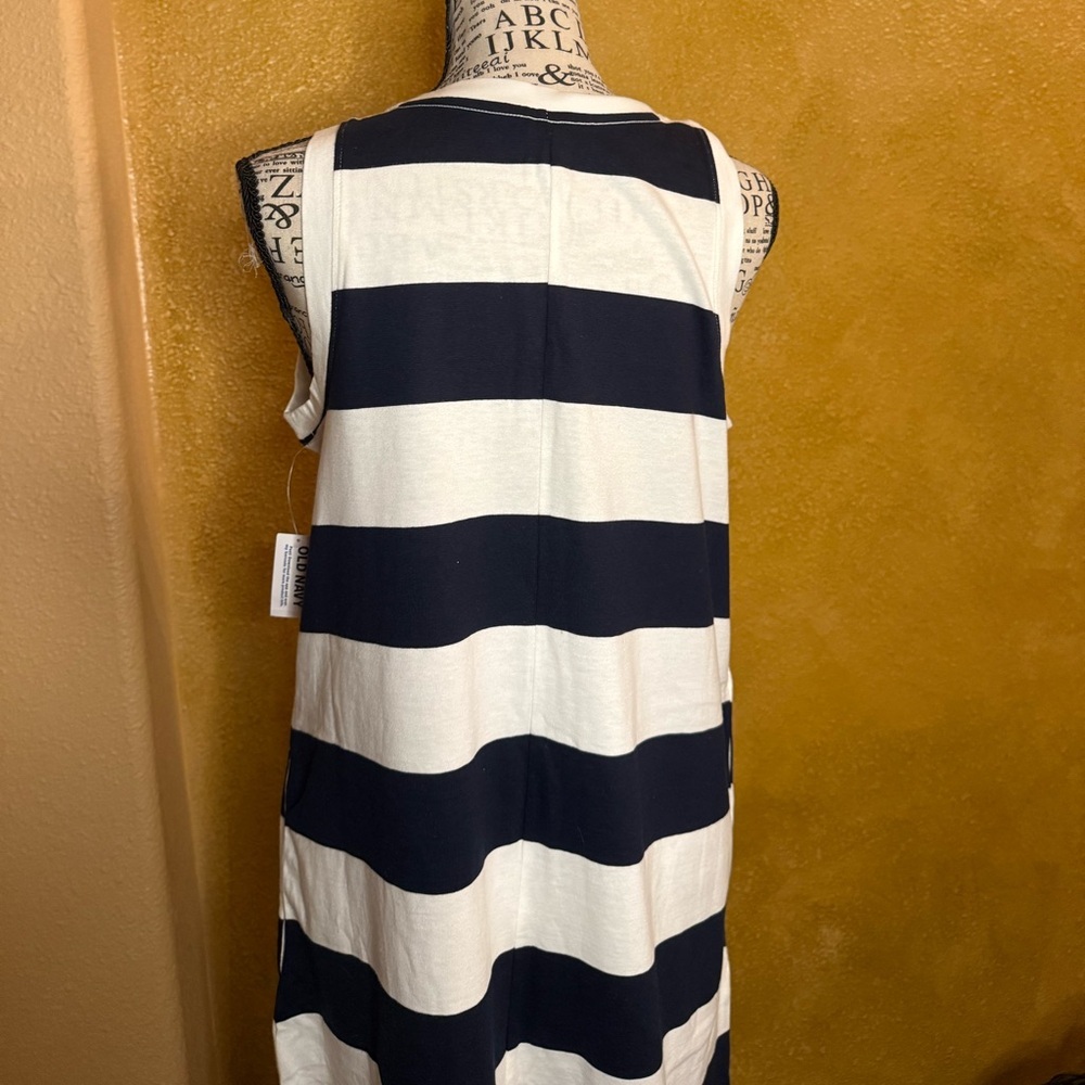 Old Navy Navy & White Striped Sleeveless Dress – Size Medium (NWT) 🤍💙 - Picture 3 of 4